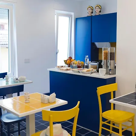 Alojamento de Acomodação e Pequeno-almoço Casa Di Napoli - 4*