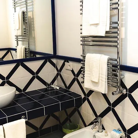 Casa Di Napoli - 4*